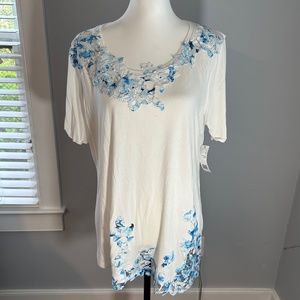 Elie Tahari white t-shirt with blue & white embroidery.  Size L. Very soft! NEW